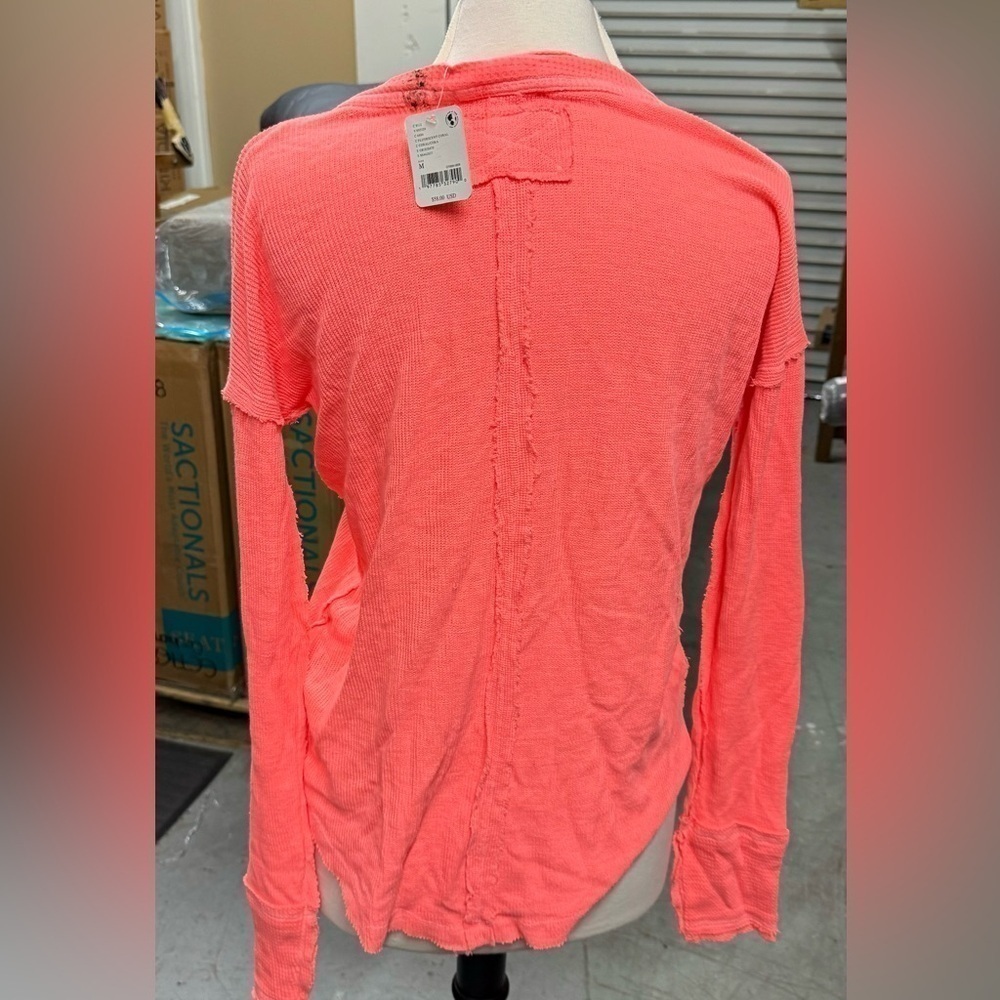 We The Free coral neon vneck Tee T-Shirt light sweater - Picture 2 of 6